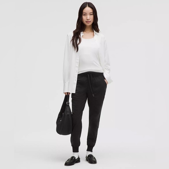 Lululemon | 2024 Dance Studio Mid-Rise Jogger Full Length Black Size 6 Yoga - Picture 1 of 15